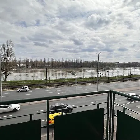 Daire Victor's Danube View