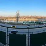 Victor's Danube View Apartament *