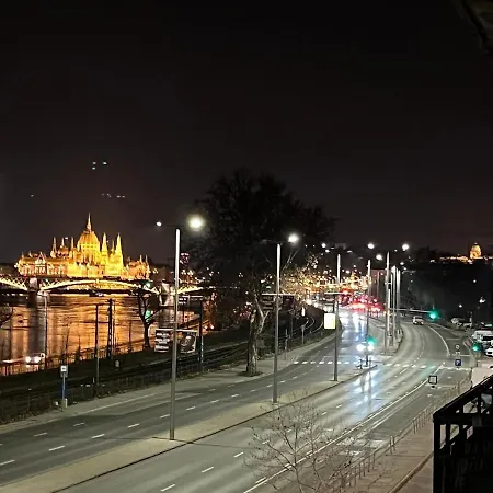 Victor's Danube View Apartamento