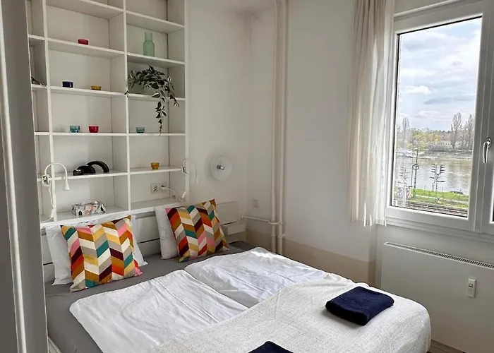 Victor's Danube View Apartamento *